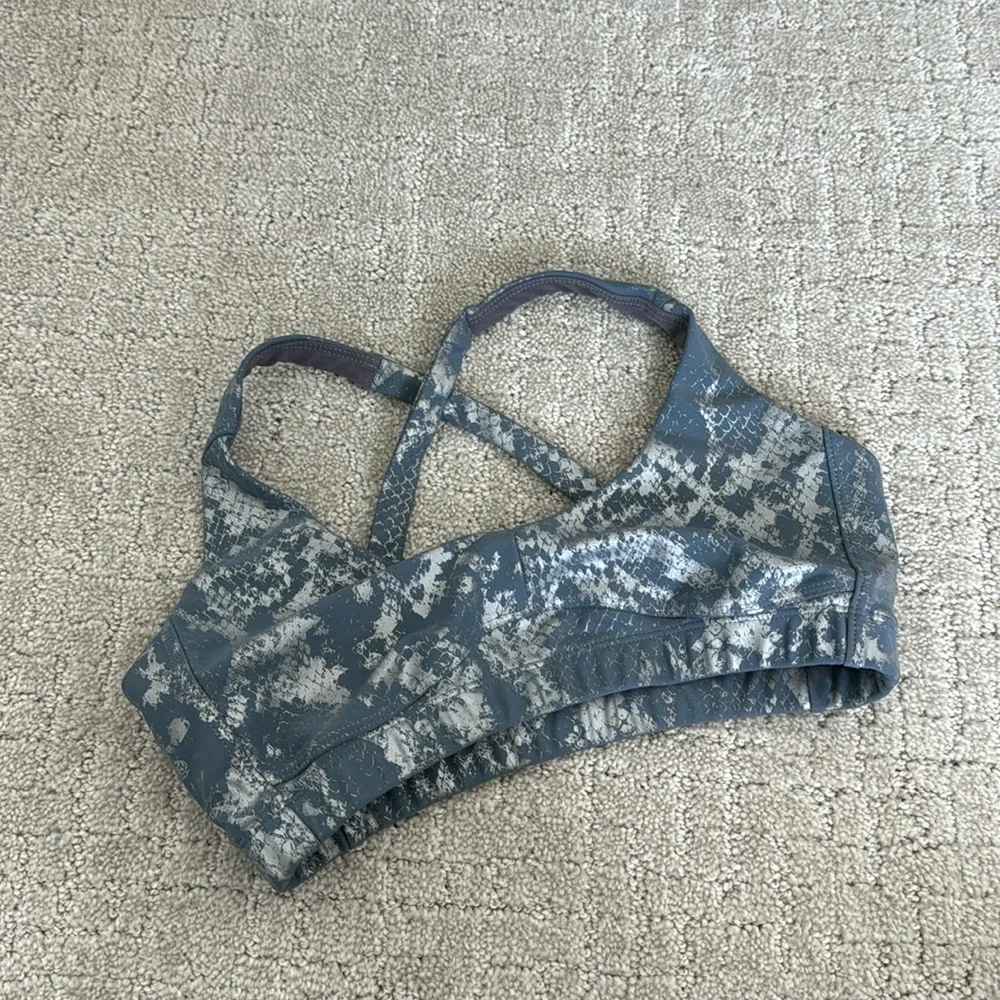 Carbon38 “contour” sports bra in metallic snake print blue grey gray silver